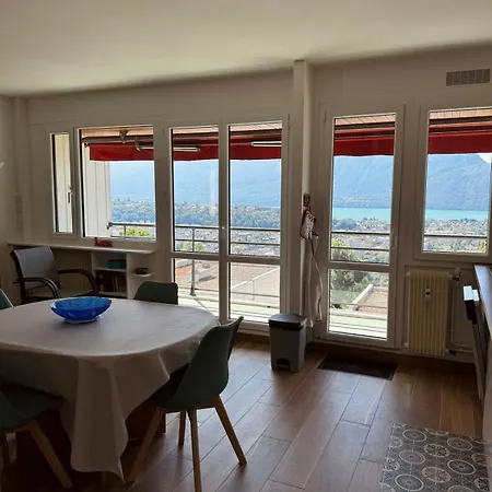 Bright 50m With Magnificent View Aix-les-Bains